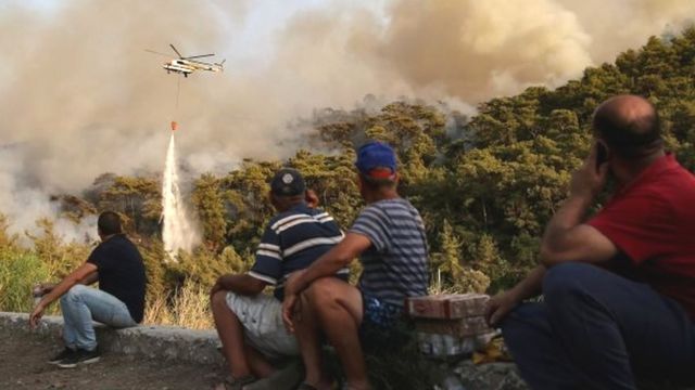 اقدام نمایشی جمهوری اسلامی در جریان آتش سوزی در جنگلهای ترکیه