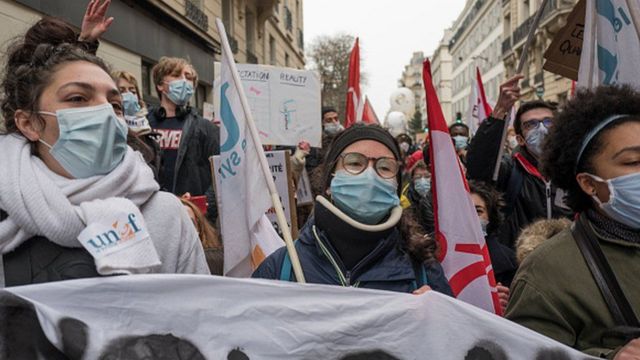 حمایت دانش‌آموزان پاریس از اعتصاب معلمان