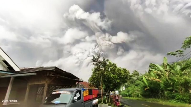 افزایش شمار قربانیان فوران آتشفشان در اندونزی