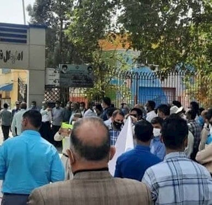 تجمع اعتراضی کارکنان مخابرات استان اصفهان