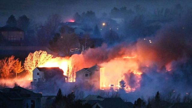 نابودی تقریبا هزار ساختمان در آتش سوزی های ایالت کلورادو