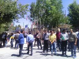 تداوم تجمع  کارگران پارس پامچال قزوین
