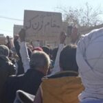 برگزاری تجمعات انقلابی و شعاردهی در شهرهای مختلف ایران
